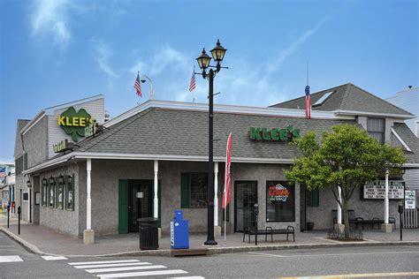 Klee's Bar and Grill Photograph by Bob Cuthbert - Fine Art America