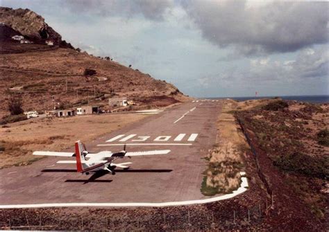 1000+ images about Saba - Juancho E. Yrausquin Airport on Pinterest | English, Pilots and ...