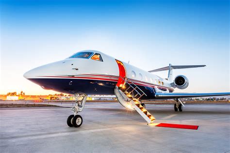 How To Book An Experienced Private Jet Charter | Clay Lacy