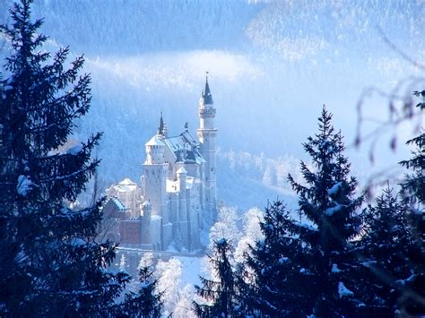 File:Schloss Neuschwanstein im Winter.jpg - Wikimedia Commons