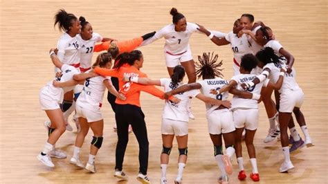 Olympics-Handball-France earn first women's gold with 30-25 win over ROC | Nippon.com