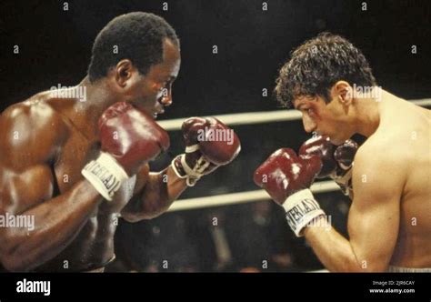 RAGING BULL 1980 United Artists film with Robert De Niro at right Stock Photo - Alamy