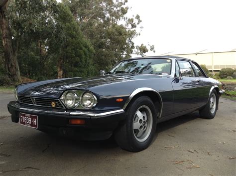 1987 Jaguar XJ - SC Cabriolet - cobbles - Shannons Club