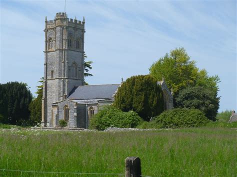 Parish church [1] © Michael Dibb cc-by-sa/2.0 :: Geograph Britain and Ireland