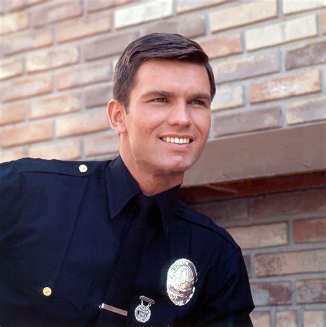 Pin by Annie on Emergency51 | Adam 12, 1970s tv shows, Old tv shows