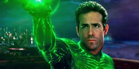 Ryan Reynolds Tells Fan NOT to Watch Green Lantern