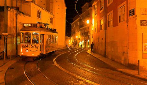 Video: Riding the Electricos (trams) Through the Hills of Lisbon