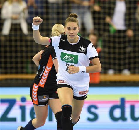 Mit 22 Kapitänin: Bölk will Handball-Frauen zur WM führen