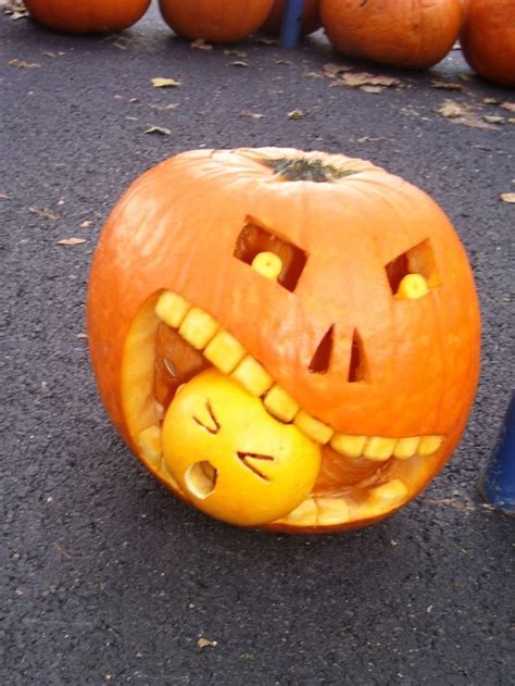 125 Halloween Pumpkin Carving Ideas - DigsDigs