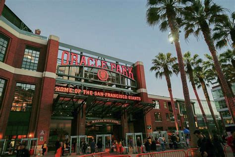 SF Giants’ home now called Oracle Park after AT&T split