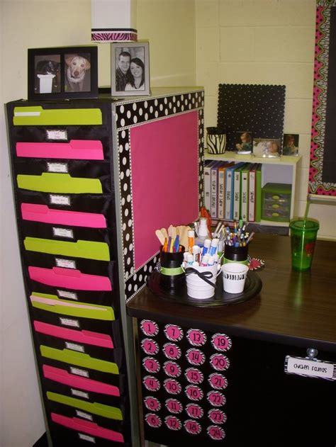 138 best Desk Organization images on Pinterest | Teacher stuff ...