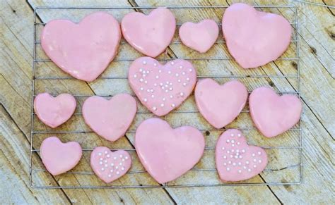 Pretty in Pink Heart Cookies Are the Sweet Gift Everyone Can Enjoy This Valentine's Day | Recipe ...