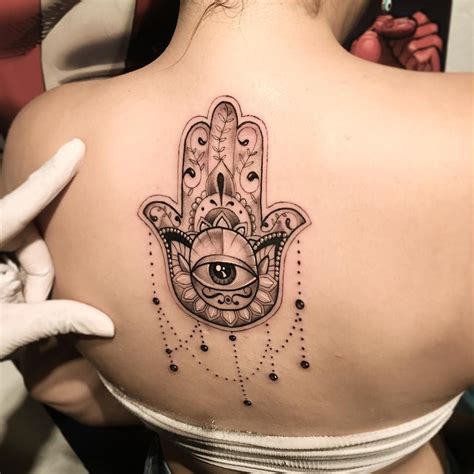 Tatuaje: Mano Hamsa - Tatuajes para Mujeres | Hamsa tattoo design ...