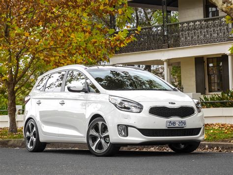 KIA Rondo specs & photos - 2013, 2014, 2015, 2016, 2017, 2018 - autoevolution