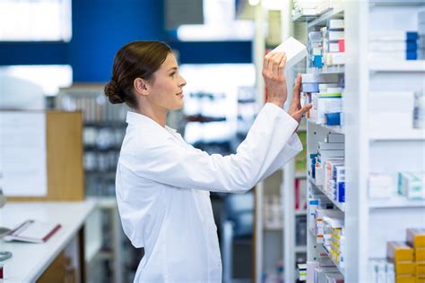 Choosing A Specialty Pharmacy? Here Are 7 Things to Consider