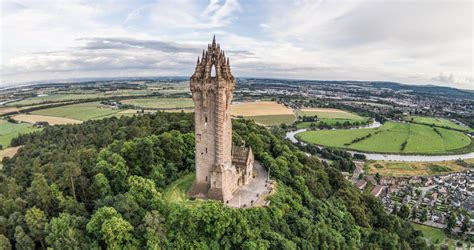 The_Wallace_Monument_Aerial,_Stirling - Dig It!