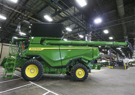 Bigger, more advanced and more fuel efficient: John Deere rolls out new ...