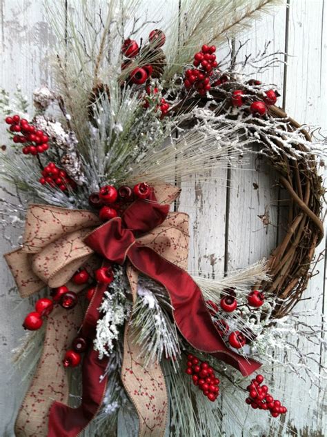 21 Artificial Christmas Wreath Ideas for Stunning Front Door Decorating