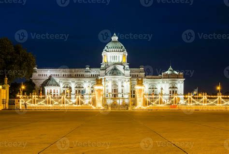 Ananta samakhom throne hall landmark 27819453 Stock Photo at Vecteezy