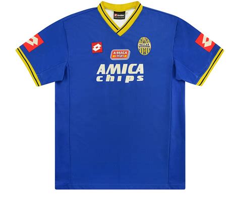 Hellas Verona 2001-02 Kits