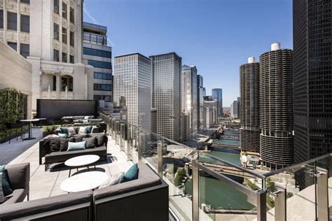 Best Chicago Rooftop Bars | Bubbly Moments