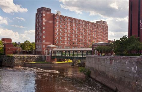 Lowell Hotel and Canal | Lowell hotel, Lowell massachusetts, Unique ...