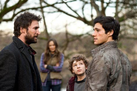 Falling Skies - Noah Wyle Season 3 Interview