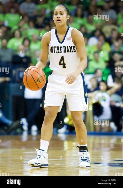 Notre Dame Guard Skylar Diggins (4) in game action between the Notre ...