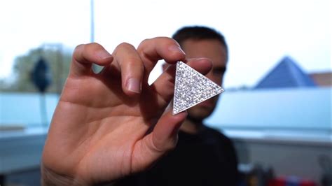 Behind the Design: A YouTube Play Button Made From Diamonds | LaptrinhX