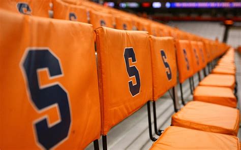 Did You Know Syracuse U's Colors Used To Be MUCH Different?