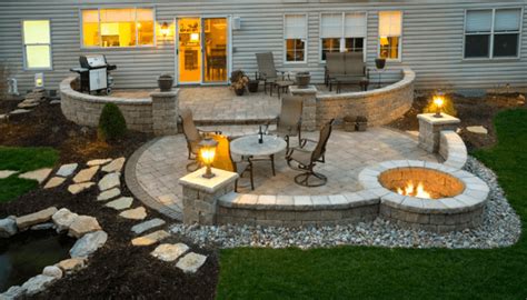 31+ Small Paver Patio Ideas DIY Pictures with Fire Pit & Tips Building | Patio pavers design ...