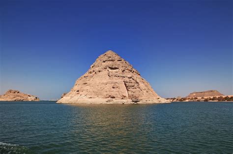 Premium Photo | Nasser lake in egypt, africa