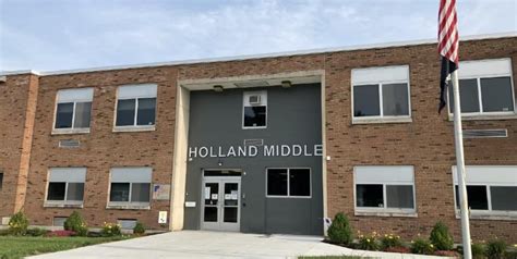 Middle School / Holland Middle School