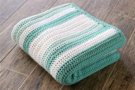 20 Easy Crochet Afghans Perfect for Beginners - Dabbles & Babbles