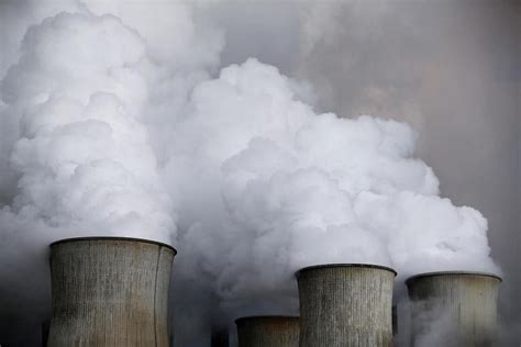 Fossil fuel pollution causes one in five premature deaths globally ...