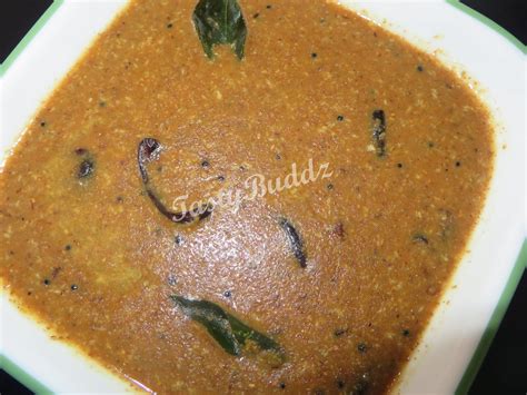 Muthira Varutharacha Curry - Kerala Style / Horse Gram Curry | Healthy recipes, Kerala food ...