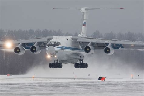 IL-76 landing | Dmitry Terekhov | Flickr