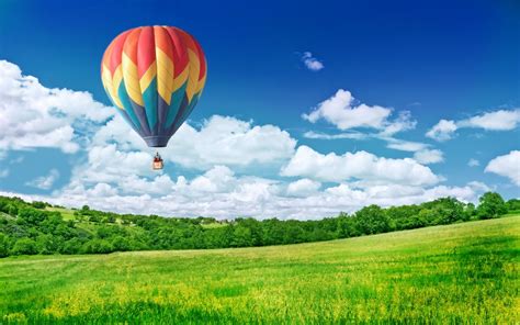 Balloon in Sky Wallpapers in jpg format for free download