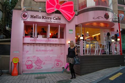 ♥ Lovén: HELLO KITTY CAFÉ IN SEOUL