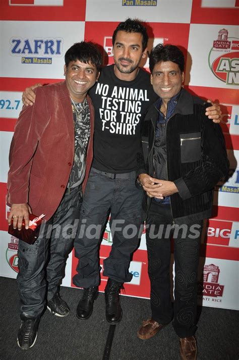 Vijay Ishwarlal Pawar (VIP), Raju Srivastav and John at Big FM''s Green ...