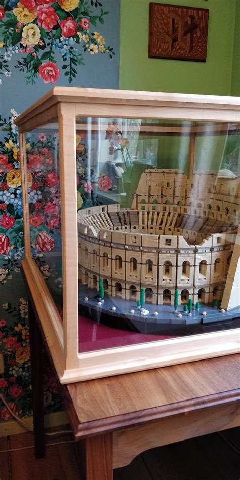 Custom display case I made for the LEGO colosseum : r/lego