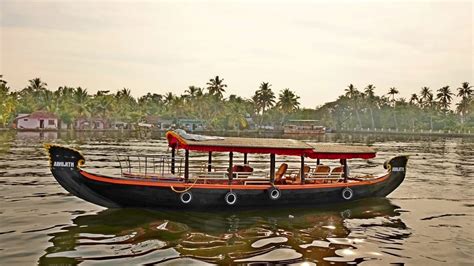 Shikara Boat In Alleppey-Pricing, Time, Cruise Options And Routes ...