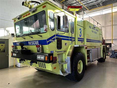 2001 Oshkosh Fire Truck - Maltz Auctions