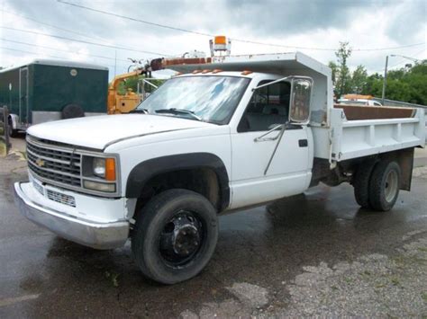 1993 CHEVY 3500 HD WITH DUMP