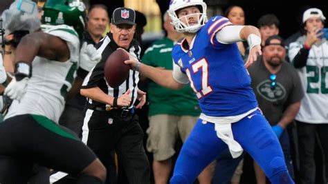 Buffalo Bills QB Josh Allen dealing with elbow injury, status for Week ...