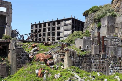 Touring Abandoned Hashima Island (AKA Gunkanjima/Battleship Island ...