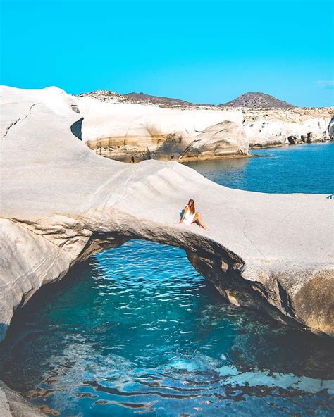 How to get to Sarakiniko Beach in Milos - Sarah Adventuring | Travel Blog