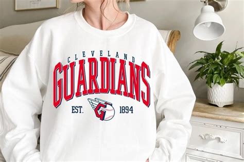 Vintage Cleveland Guardian Crewneck Sweatshirt / T-shirt, Cleveland Guardian EST 1894 Sweatshirt ...