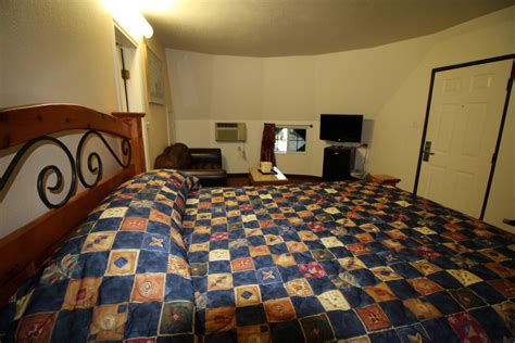 Hotel Guestrooms and Accommodations | Wigwam Motel