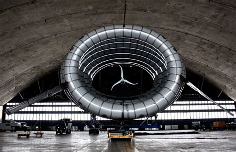 altaeros energies high altitude wind turbine deploys at 1,000 feet